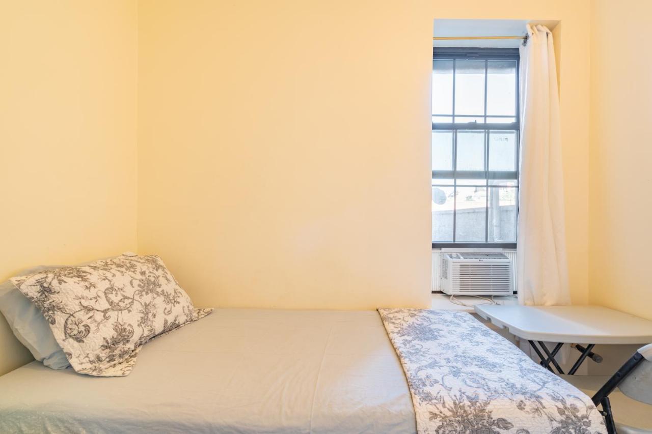Empire Blvd Guest House Нью-Йорк Экстерьер фото